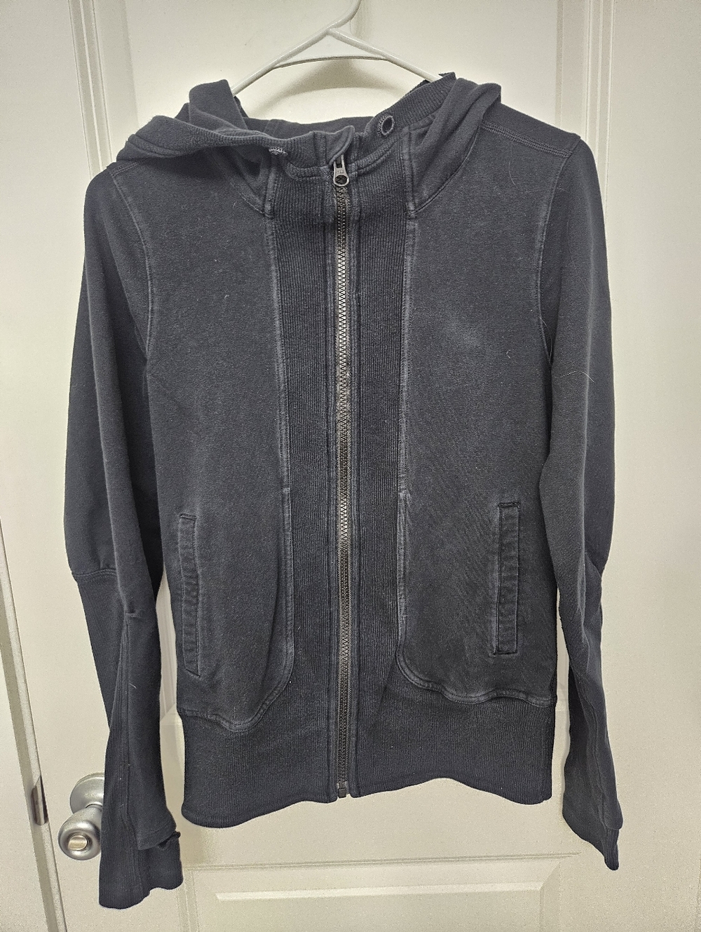 Lululemon Classic Zip-Up Hoodie in Washed Black Size 6
